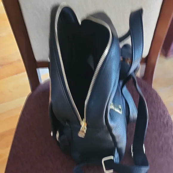 Steve Madden Black & Gold Logo Backpack – Chic & Spacious - Picture 4 of 5